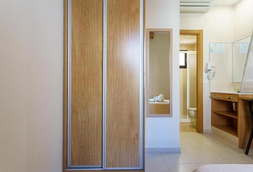 Hostal Costabella Powered By Faro Homes