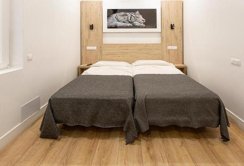 Hostal Manuela By Gaiarooms