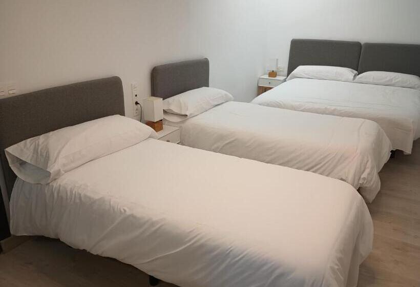 مسافرخانه Pensión Del Sol