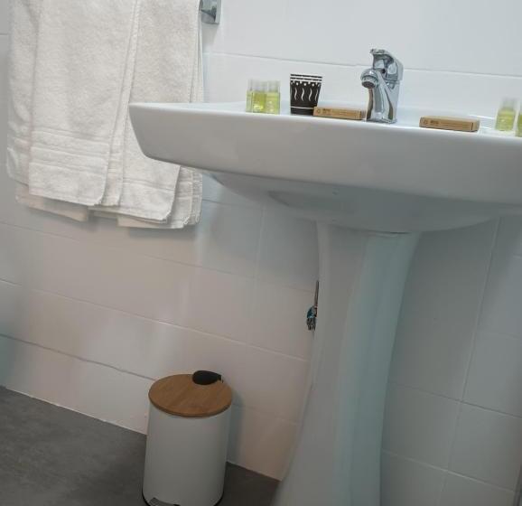 مسافرخانه Pensión Del Sol