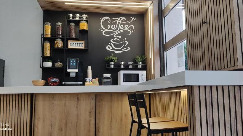 مسافرخانه Pensión Del Sol