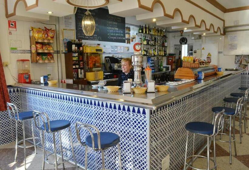 Hostal Restaurante El Cruce