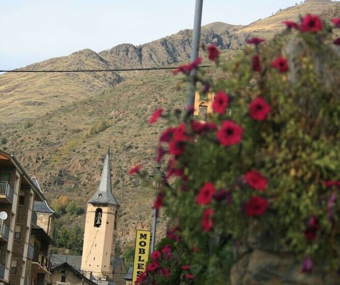 Hostal Vall D Aneu By Arcas & Sambola