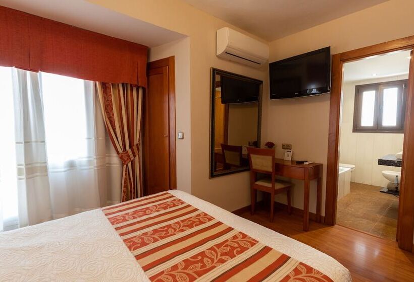 هتل Alameda Málaga