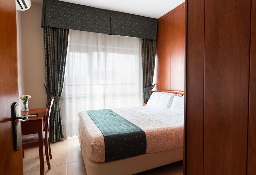 هتل Alameda Málaga