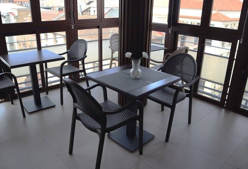 هتل Alameda Málaga