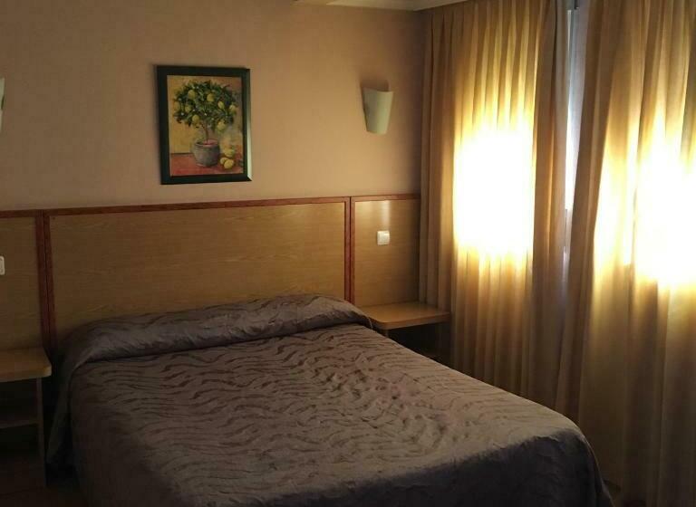 هتل Avenida Leganés