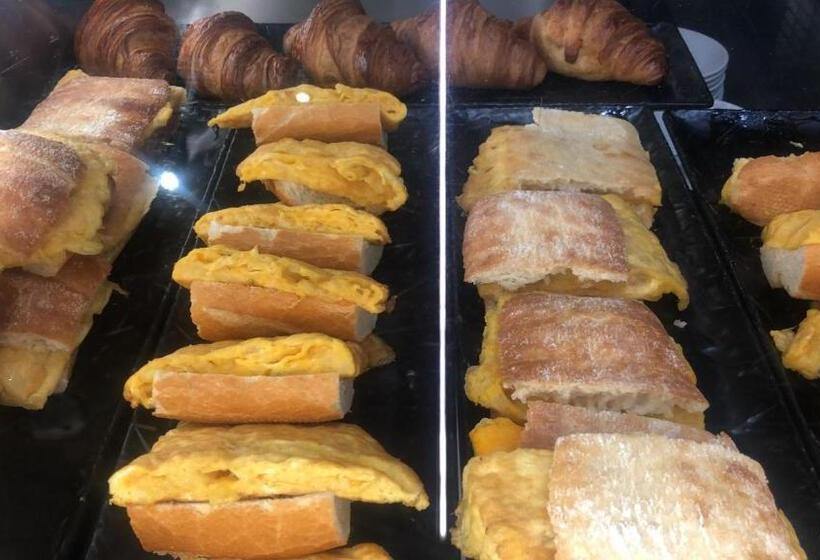 酒店 Bearan Bar & Rooms