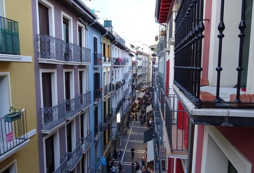 酒店 Bearan Bar & Rooms