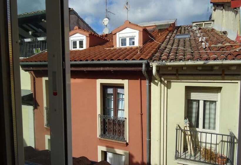 酒店 Bearan Bar & Rooms