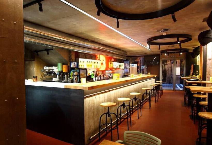 酒店 Bearan Bar & Rooms