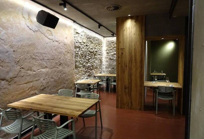 酒店 Bearan Bar & Rooms