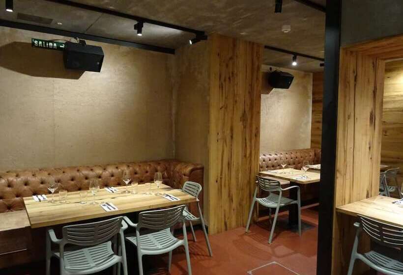 酒店 Bearan Bar & Rooms