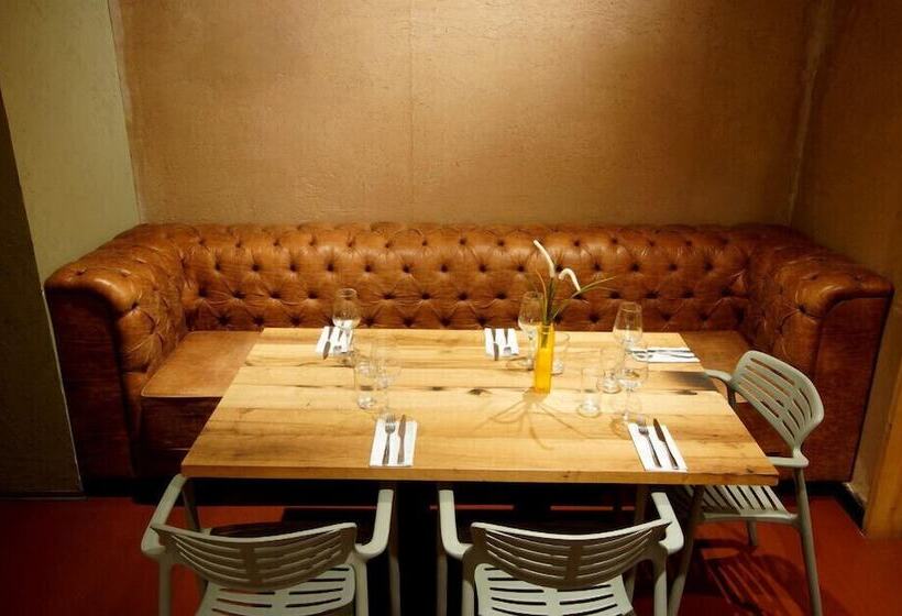 酒店 Bearan Bar & Rooms