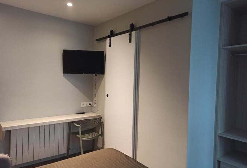 酒店 Bearan Bar & Rooms