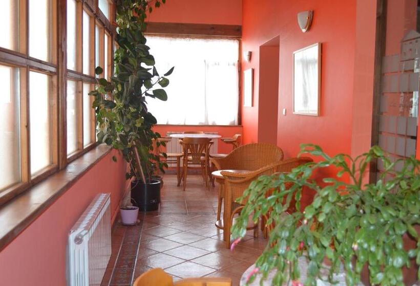 ホテル Hostal Albe