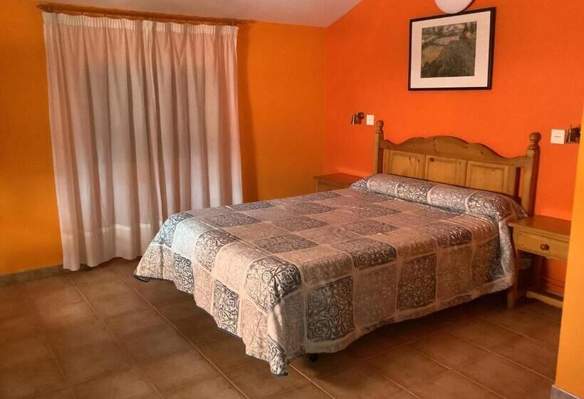 ホテル Hostal Albe