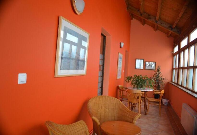 ホテル Hostal Albe