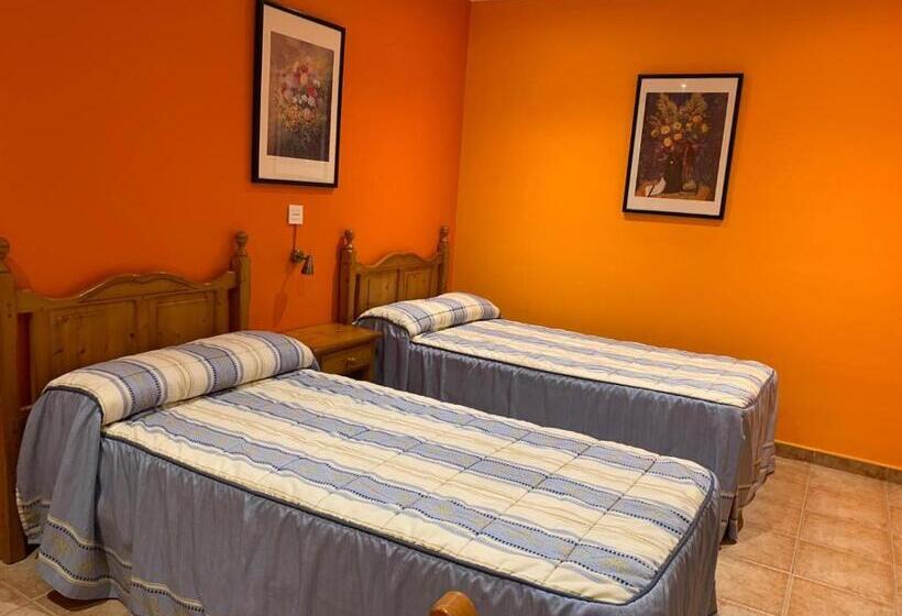 ホテル Hostal Albe