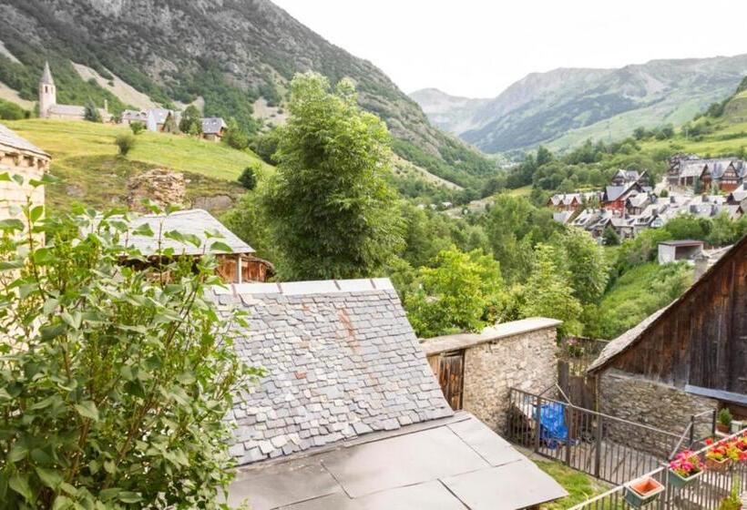 בית מלון כפרי Hostal Aiguamog