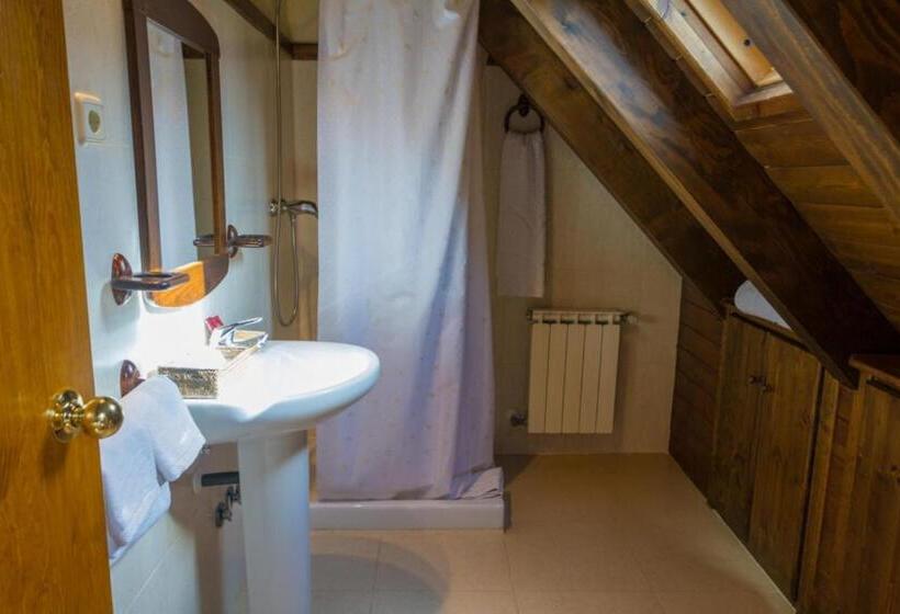 בית מלון כפרי Hostal Aiguamog