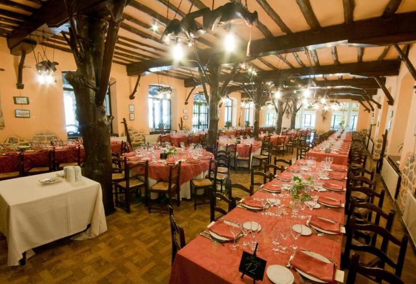 호텔 Hostal Ayestaran I