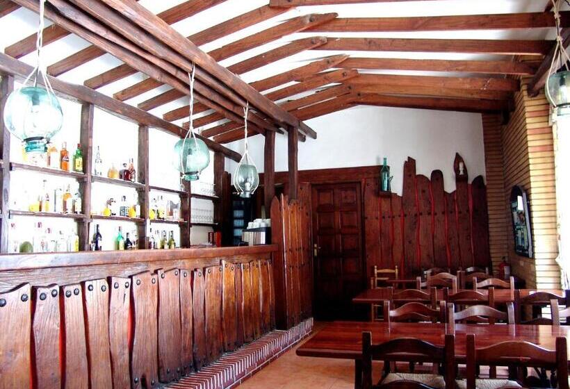 호텔 Hostal Ayestaran Ii