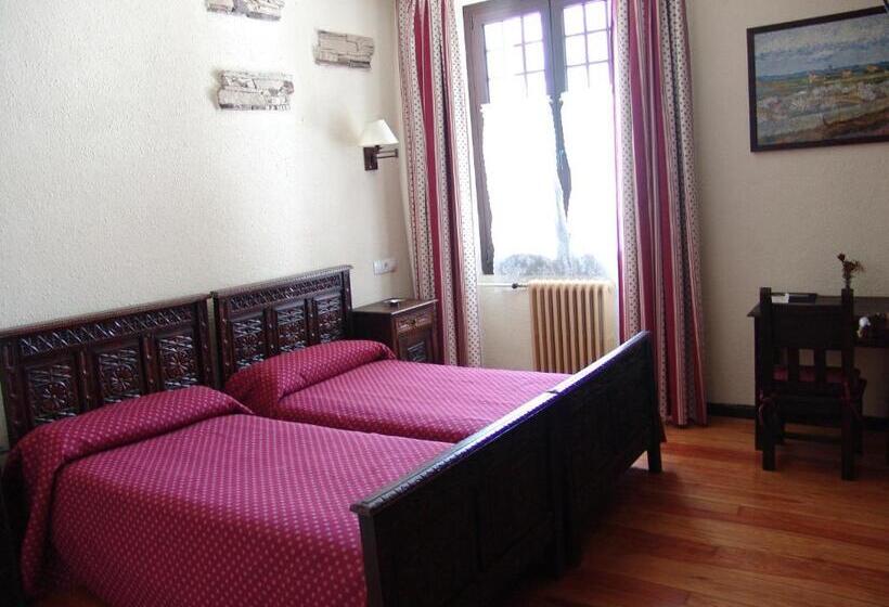 酒店 Hostal Ayestaran Ii