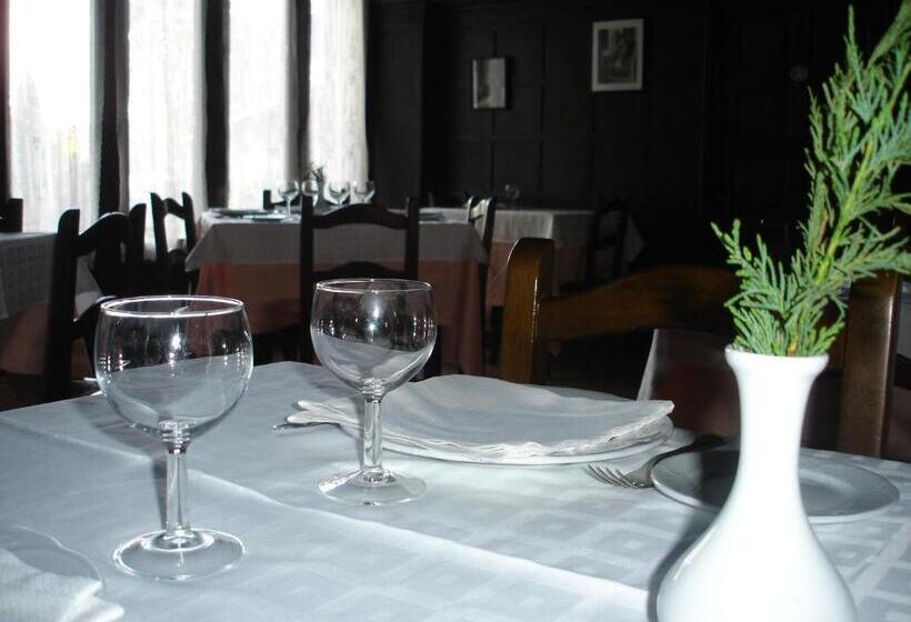 酒店 Hostal Ayestaran Ii