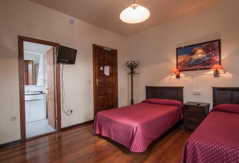 酒店 Hostal Ayestaran Ii