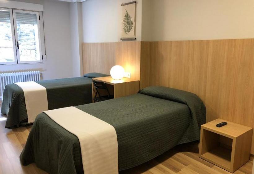 酒店 Bearan Bar & Rooms