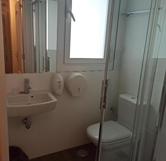 酒店 Bearan Bar & Rooms