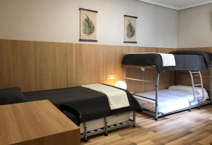 酒店 Bearan Bar & Rooms