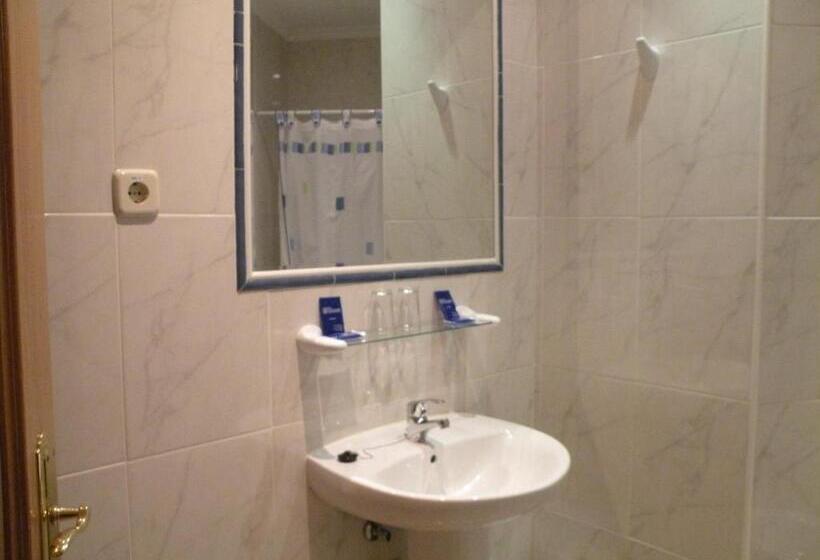 هتل Hostal Benamar