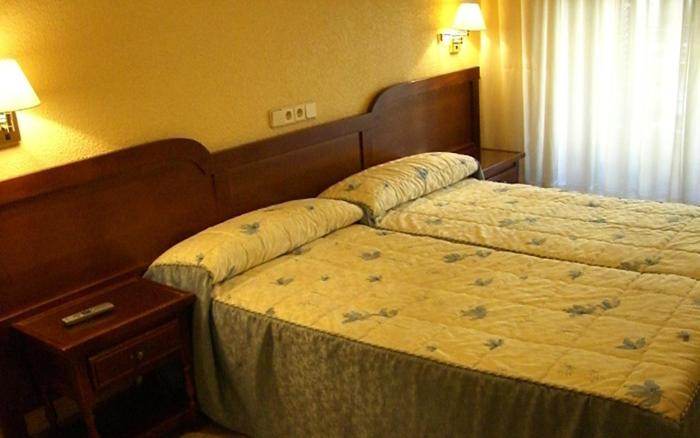 هتل Hostal Benamar