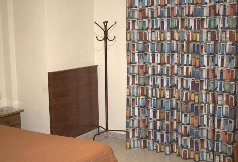 فندق Hostal Casa Juan