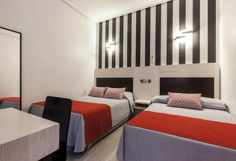 فندق Hostal Castilla I Atocha
