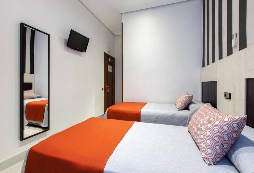 فندق Hostal Castilla I Atocha