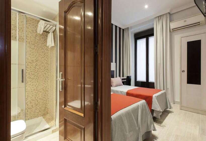 فندق Hostal Castilla I Atocha