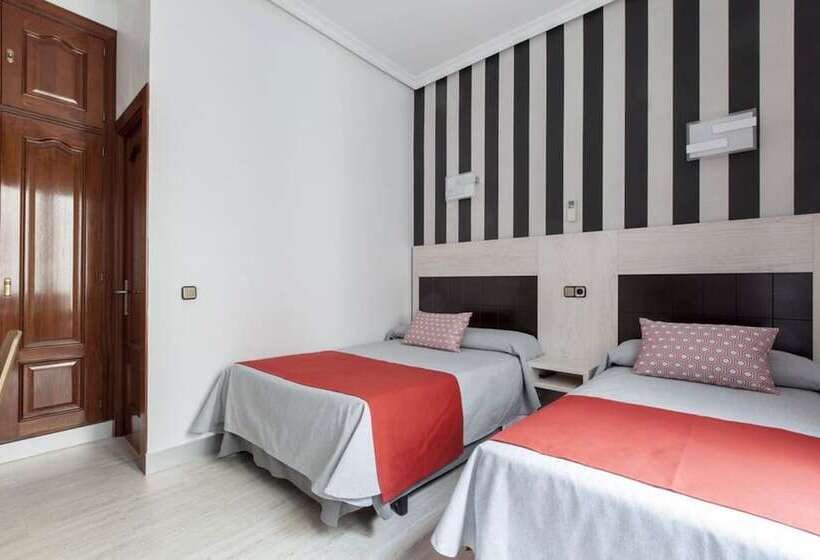 فندق Hostal Castilla I Atocha