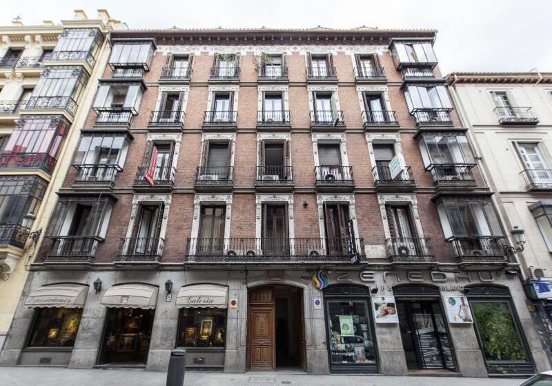 فندق Hostal Castilla I Atocha