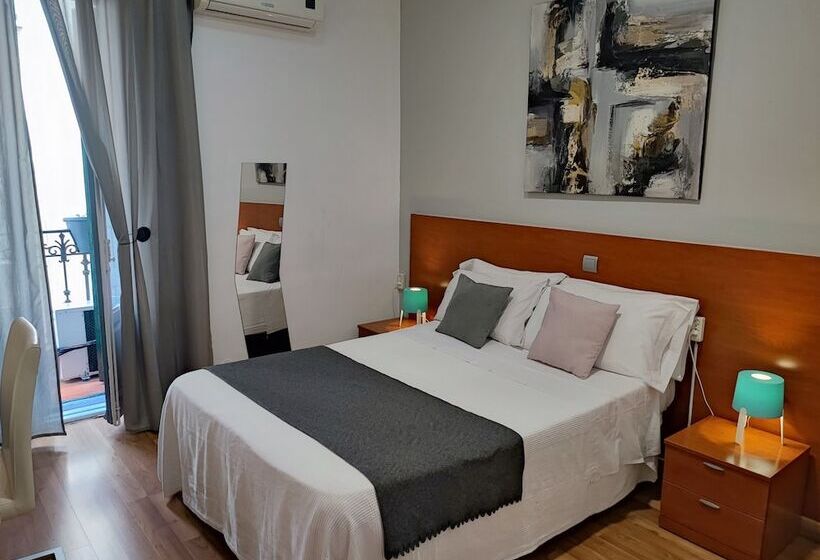 هتل Hostal Cervantes