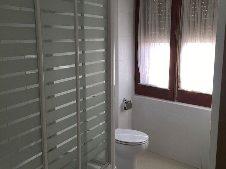 فندق Hostal Cervantes