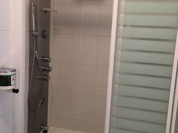 فندق Hostal Cervantes