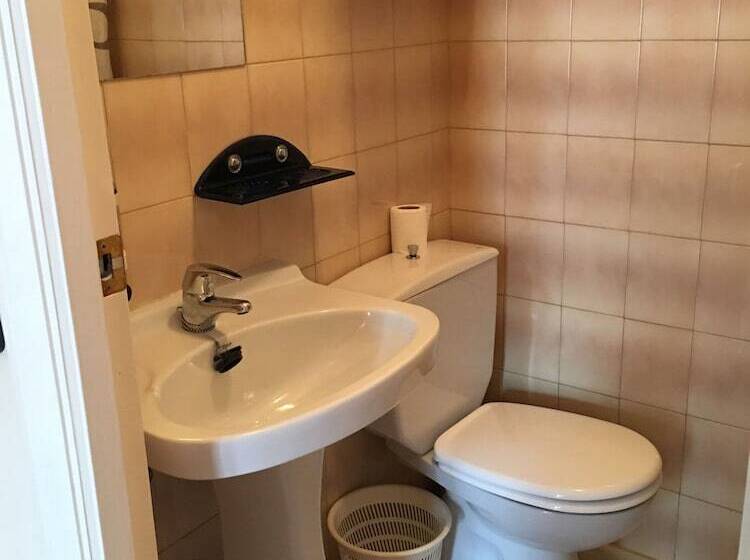 فندق Hostal Cervantes