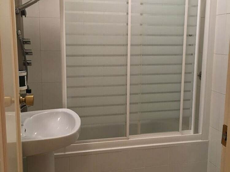 فندق Hostal Cervantes