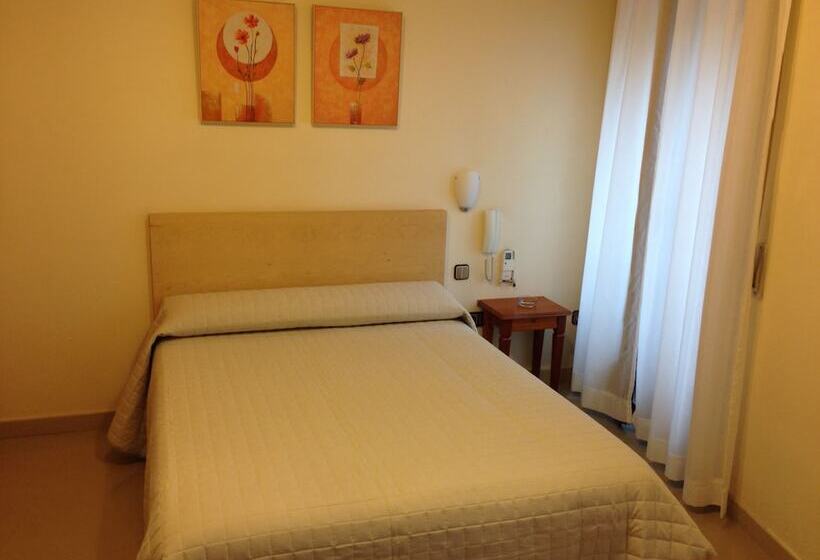 فندق Hostal Cervantes