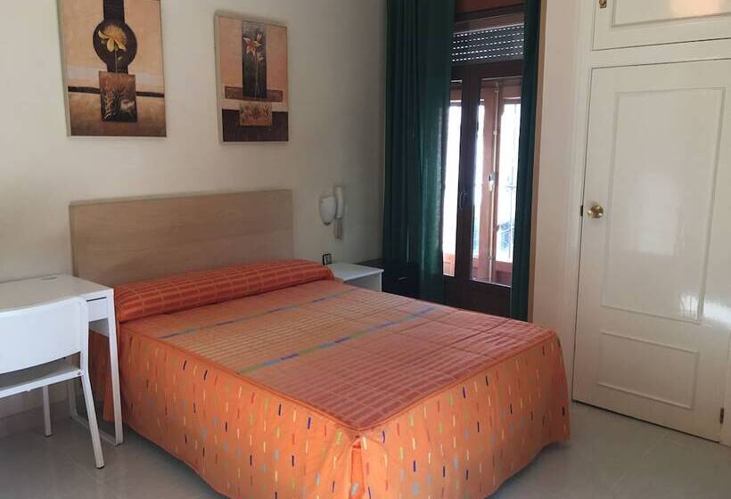 فندق Hostal Cervantes