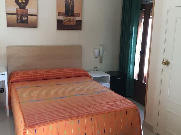 فندق Hostal Cervantes