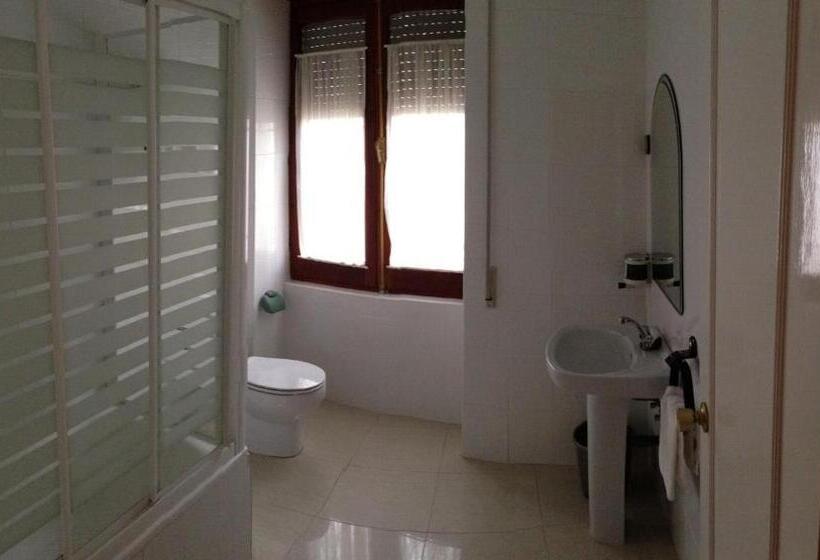 فندق Hostal Cervantes